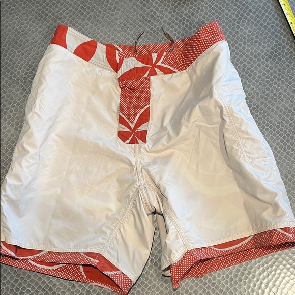 Mens PATAGONIA Board shorts size 32-33 - Picture 6 of 6